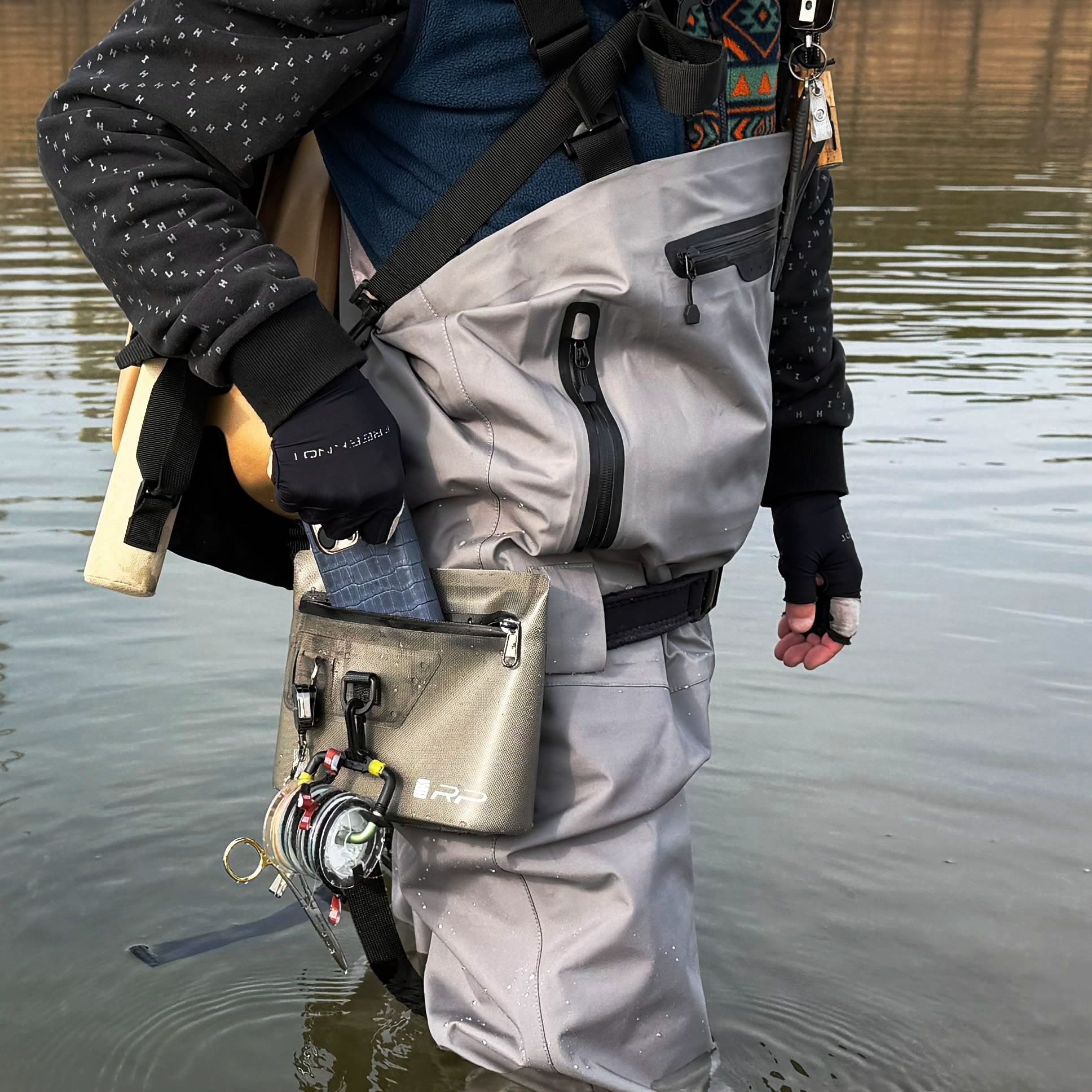 Field wearing photo 3